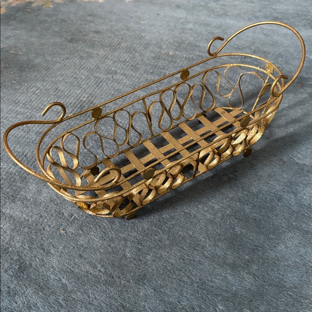⚫️Decorative Gold Tone Metal Basket With Handles, Vintage